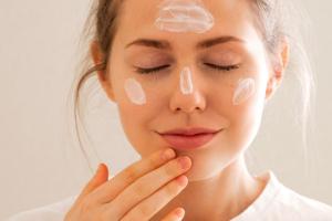 Lưu ý 4 điều sau khi dùng retinol, bạn sẽ có làn da đẹp mướt mát căng bóng