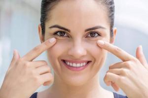 Thoa kem mắt thế nào cho đúng?