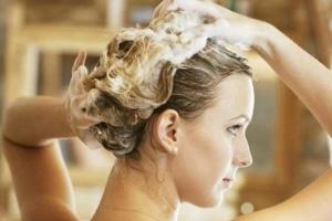 Cách giúp tóc uốn luôn mềm mượt, không bị khô xơ gãy rụng