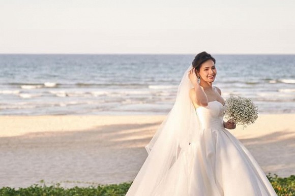 Phanh Lee tiếp tục tung thêm ảnh hiếm trong đám cưới sau 2 tháng kết hôn