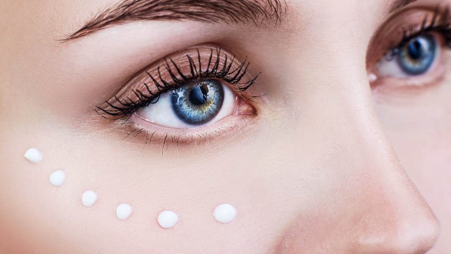 5 lưu ý quan trọng khi dùng kem mắt giúp chăm sóc hoàn hảo vùng da nhạy cảm này